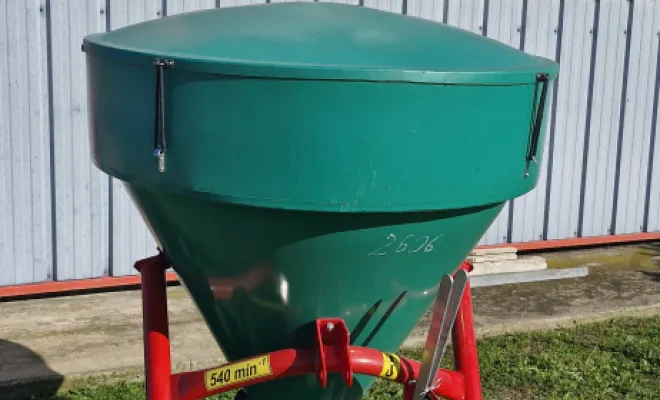 SEMOIR à sels ou autres produits solides granulés, Saint-Galmier, Mecagri 42