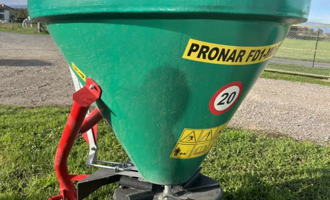 SEMOIR à sels ou autres produits solides granulés, Saint-Galmier, Mecagri 42